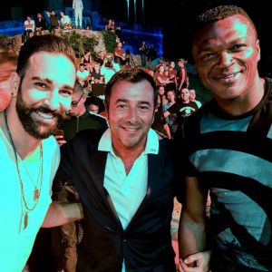 Exclusif - Adil Rami, Bernard Montiel ( entouré de deux champions du monde) et Marcel Desailly - Le champion du monde de K1, Muay Thai et Kick-Boxing, Yohan Lidon célèbre sa victoire au Mas de Bellevue après son combat lors de la Fight Night 2018 à Saint-Tropez