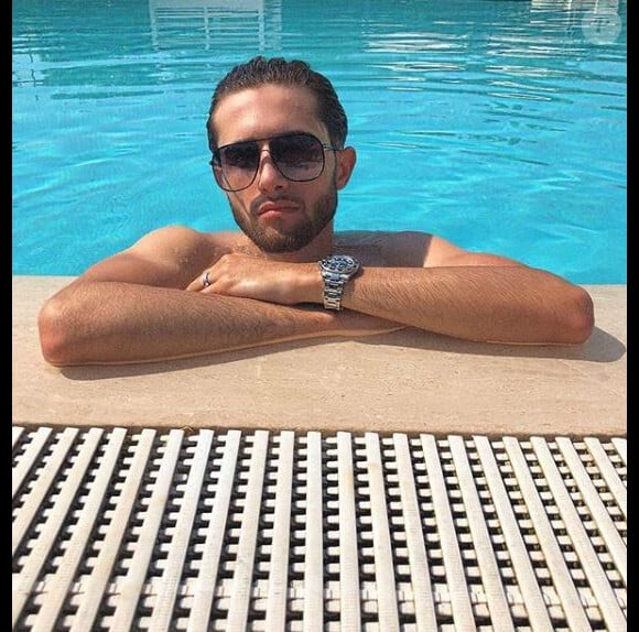 Tarek Benattia à la piscine, en Sardaigne - 28 juillet 2018, Instagram