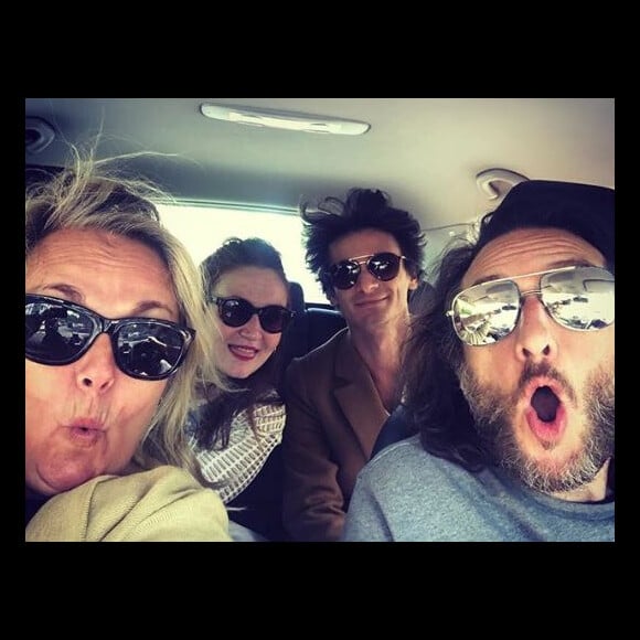 Valérie Damidot en voiture avec sa famille, son mari, son fils et sa fille - Instagram, 19 mai 2018