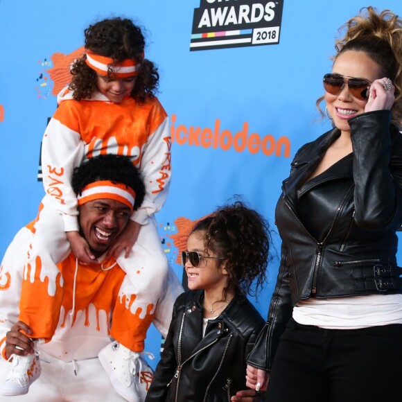 Mariah Carey et Nick Cannon avec leurs enfants Morrocan et Monroe à la soirée Nickelodeon's 2018 Kids' Choice Awards à Inglewood, le 24 mars 2018.
