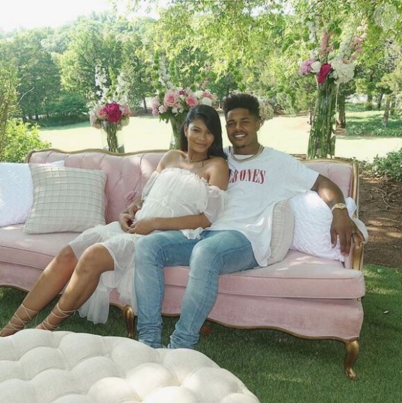 Chanel Iman, enceinte et son mari Sterling Shepard. Août 2018.