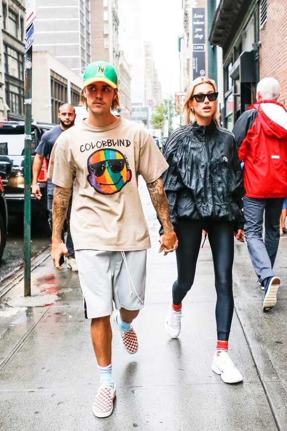 Justin Bieber et sa fiancée Hailey Baldwin sont allés à l'iPic Theater en amoureux et se sont arrêtés acheter des boissons à emporter à New York, le 13 août 2018.