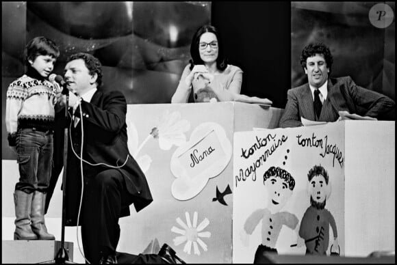 Jacques Martin animant L'Ecole des Fans, avec Nana Mouskouri et Stéphane Collaro, en 1978.