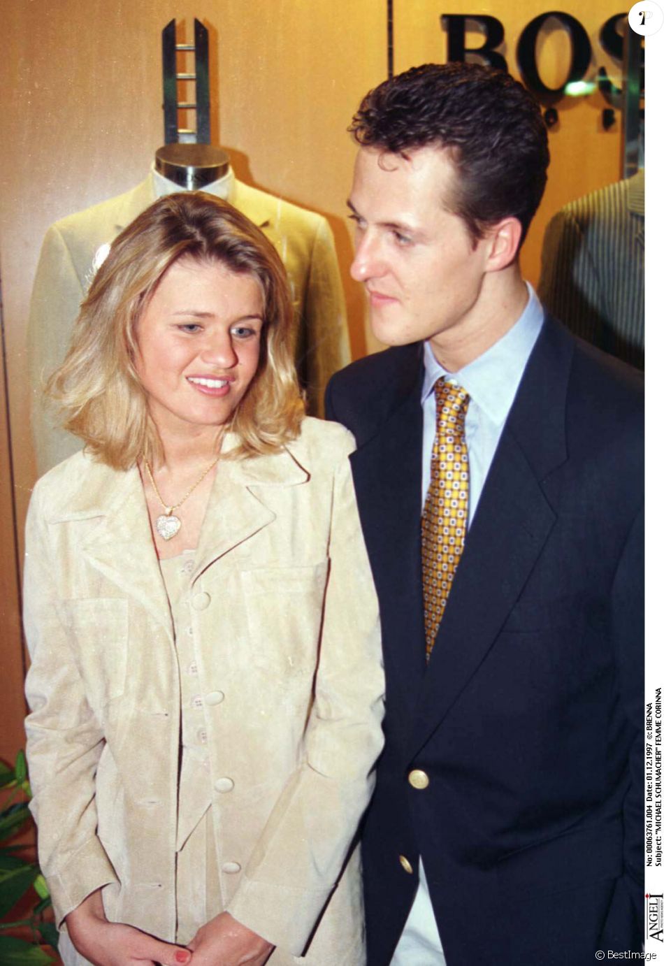 Michael Schumacher et sa femme Corinna à Milan en 1997. - Purepeople