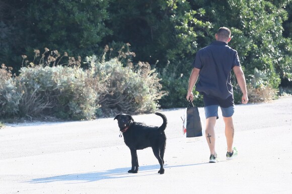 Promenade du chien du couple Macron, Némo, au Fort de Brégançon à Bormes-les-Mimosas. Le 10 août 2018  Macron couple's dog, Némo, makes his walk at Fort Bregançon in Bormes-les-Mimosas, south of France. On august 10th 201810/08/2018 - Bormes les Mimosas