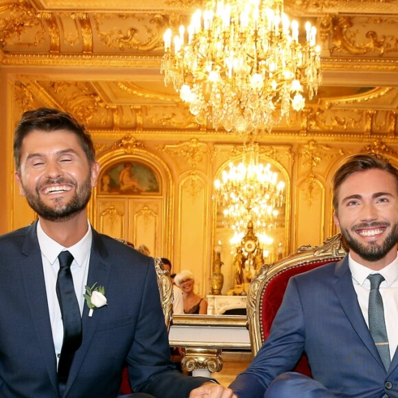 Exclusif - Mariage civil de Christophe Beaugrand et de Ghislain Gerin à Paris le 25 juillet 2018. © Dominique Jacovides/Bestimage