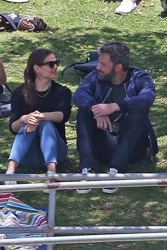Jennifer Garner et Ben Affleck ont assisté ensemble et complices au match de base-ball de leur fils Samuel le 2 juin 2018
