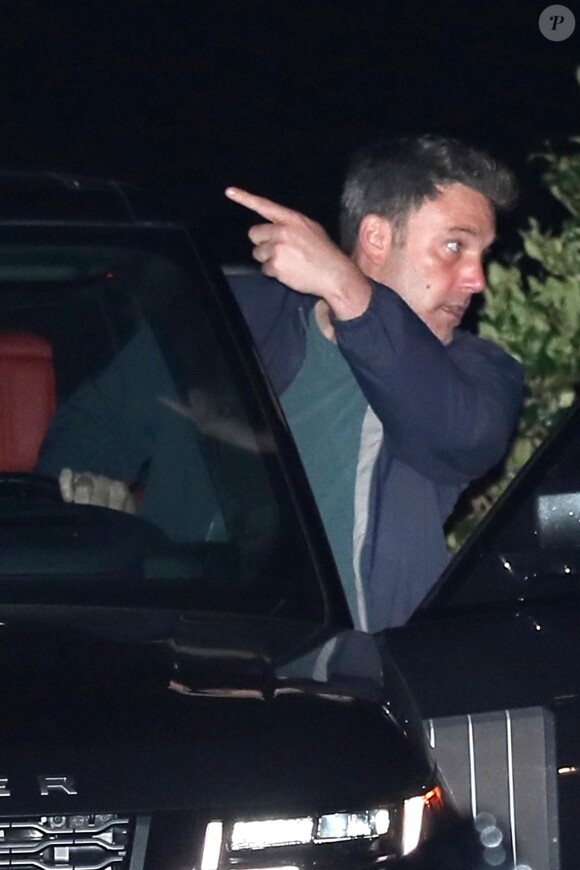 Ben Affleck est allé dîner avec une mystérieuse inconnue (Shauna Sexton) au restaurant Nobu à Malibu. L'acteur qui a récemment fêté ses 46 ans avec sa famille, s'est offert un dîner en tête à tête. Ils ont été aperçus quittant le restaurant séparément, le 16 aout 2018.