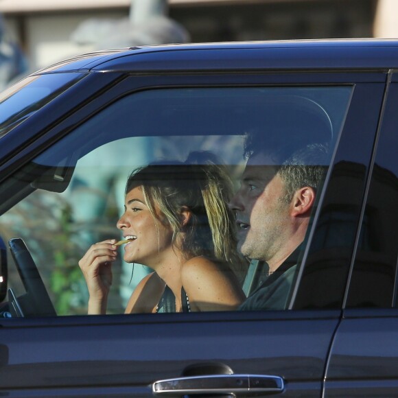 Ben Affleck et sa supposée petite amie Shauna Sexton sont allés acheter de la nourriture à emporter chez Jack in the Box à Los Angeles, le 19 août 2018