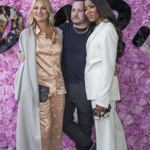 Kate Moss, Kim Jones (directeur artistique de Dior Homme), Naomi Campbell - Greeting au défilé de mode Dior Homme collection Printemps-Eté 2019 à la Garde Républicaine lors de la fashion week à Paris, le 23 juin 2018. © Olivier Borde/Bestimage