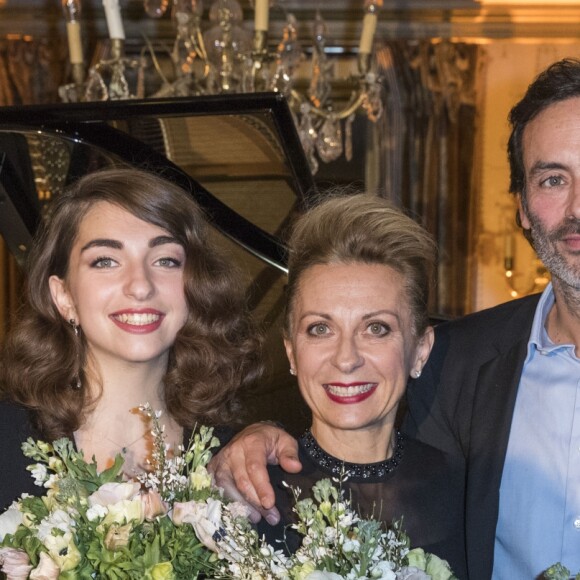 Exclusif - Pascal Desprez, Natalie Dessay et sa fille Neïma Naouri, Anthony Delon, nommé parrain du fond "Enfants à Coeur - Mireille Darc" et Jasmine Roy - Dîner pour le lancement du fond "Enfants à Coeur - Mireille Darc" au profit de La Chaîne de l'Espoir au Pavillon Ledoyen à Paris. Le 29 novembre 2017. Chaque table portait le nom d'un film de M.Darc. © Olivier Borde-Coadic Guirec / Bestimage