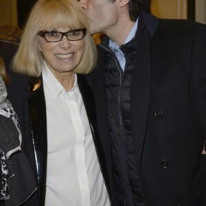 Mireille Darc et Anthony Delon - Vernissage de l'exposition des photographies de Mireille Darc chez Artcurial à Paris le 21 janvier 2016. " Un après-midi à Saint-Germain-des-Prés " regroupe 26 clichés en noir et blanc, intimes et sensibles, qui retracent un moment tout en sensualité dans la vie de Chloé, le modèle choisi par Mireille Darc. © Coadic Guirec/Bestimage