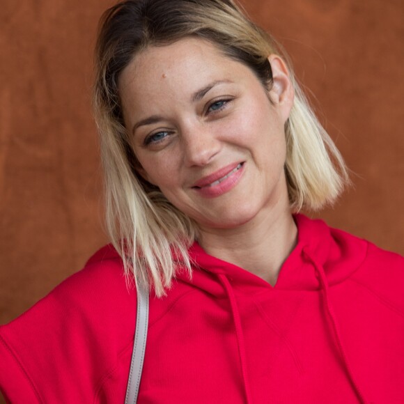 Marion Cotillard - Les célébrités au village des Internationaux de Tennis de Roland Garros à Paris, le 10 juin 2018. © Jacovides/Moreau/Bestimage