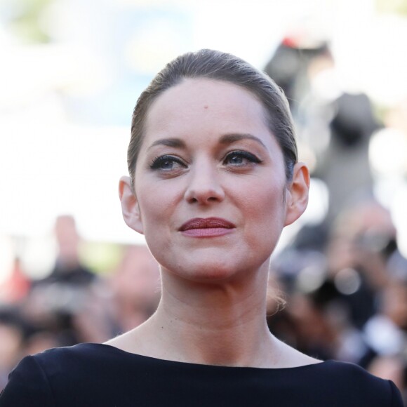 Marion Cotillard - Montée des marches du film « Les Filles du Soleil » lors du 71ème Festival International du Film de Cannes. Le 12 mai 2018 © Borde-Jacovides-Moreau/Bestimage