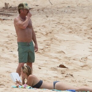 Exclusif - Sean Penn et sa compagne Leila George en vacances à Honolulu à Hawaï. Le 13 aout 2018.