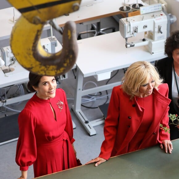 Brigitte Macron et la princesse Mary de Danemark lors de leur visite à l'Académie royale danoise des beaux-arts (Ecole de design) à Copenhague le 28 août 2018 dans le cadre de la visite d'Etat du couple présidentiel français au Danemark. © Dominique Jacovides / Bestimage