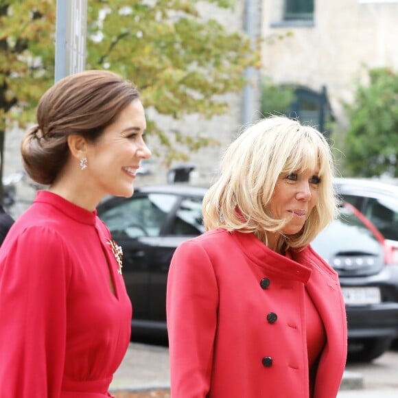 Brigitte Macron et la princesse Mary de Danemark lors de leur visite à l'Académie royale danoise des beaux-arts (Ecole de design) à Copenhague le 28 août 2018 dans le cadre de la visite d'Etat du couple présidentiel français au Danemark. © Dominique Jacovides / Bestimage