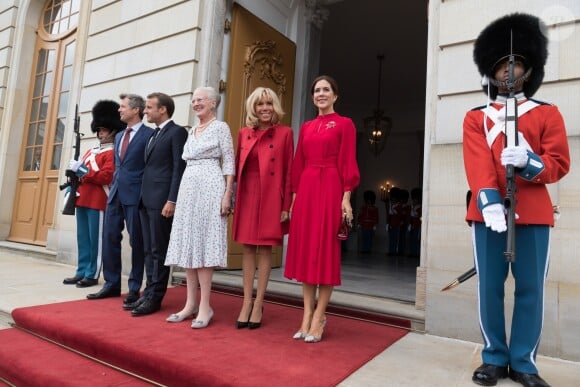 Emmanuel et Brigitte Macron ont été accueillis au palais d'Amalienborg à Copenhague le 28 août 2018 par la reine Margrethe II de Danemark, le prince héritier Frederik et la princesse Mary. © Jacques Witt / Pool / Bestimage