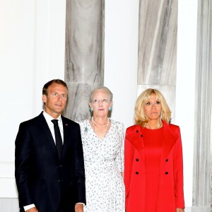 Le président Emmanuel Macron, S.M la reine Margrethe II de Danemark, Brigitte Macron - SM la reine de Danemark accueille le couple présidentiel français au palais d'Amalienborg à Copenhague le 28 août 2018. © Dominique Jacovides / Bestimage  Queen Margrethe II of Denmark welcomes french president and his wife at Amalienborg castle in Copenhagen on August 28, 2018.28/08/2018 - Copenhague