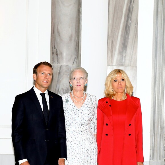 Le président Emmanuel Macron, S.M la reine Margrethe II de Danemark, Brigitte Macron - SM la reine de Danemark accueille le couple présidentiel français au palais d'Amalienborg à Copenhague le 28 août 2018. © Dominique Jacovides / Bestimage  Queen Margrethe II of Denmark welcomes french president and his wife at Amalienborg castle in Copenhagen on August 28, 2018.28/08/2018 - Copenhague