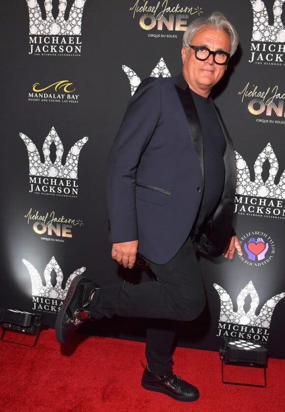 Giuseppe Zanotti portant ses sneakers imaginées en hommage à Michael Jackson. A Las Vegas le 29 août 2018.