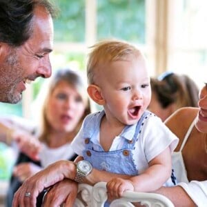 Ingrid Chauvin et son mari Thierry Peythieu fêtent l'anniversaire de leur fils Tom (1 an) à Disneyland Paris