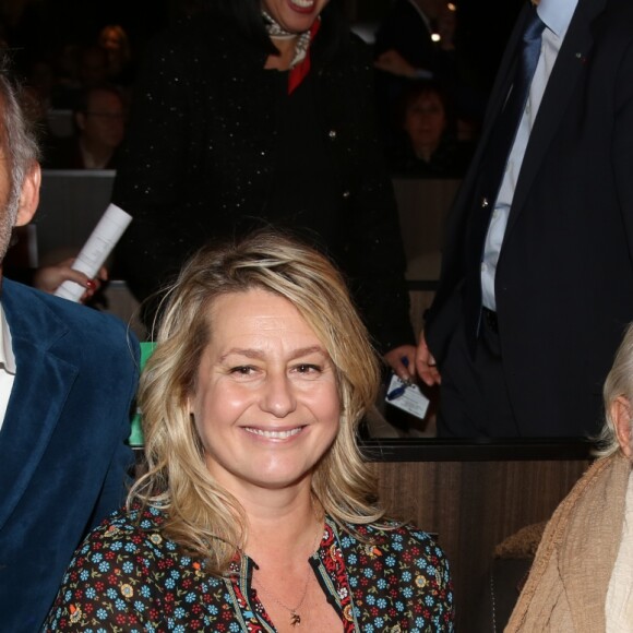 Jean-Paul Belmondo, son fils Paul Belmondo et Luana Belmondo lors de la présentation en avant-première de 'The Gazelles' un film réalisé par Paul Belmondo et projeté à l'Unesco en présence de Audrey Azoulay la directrice générale de l'Unesco et Dominique Serra fondatrice et directrice du Rallye des Gazelles du Maroc. Paris le 24 novembre 2017 © Denis Guignebourg / Bestimage