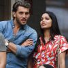Freida Pinto et un inconnu en tribune lors du match de Serena Williams contre Kaia Kanepi à l'US Open au Billie Jean King center à New York le 2 septembre 2018.