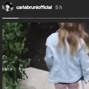 Giulia Sarkozy sur le chemin de l'école sur une vidéo publiée par Carla Bruni sur Instagram le jour de la rentrée des classes le 4 septembre 2018