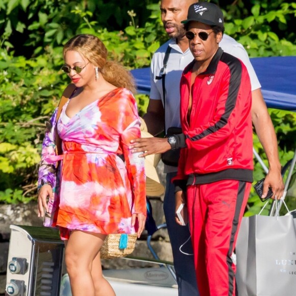 JAY-Z et Beyoncé en bateau sur le Lac de Côme en Italie. Le 7 juillet 2018.