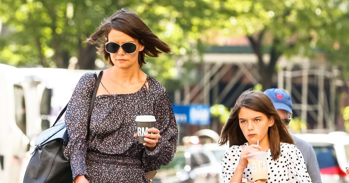 Exclusif Katie Holmes Et Sa Fille Suri Cruise Se Baladent Dans Le Quartier De Soho à New York 