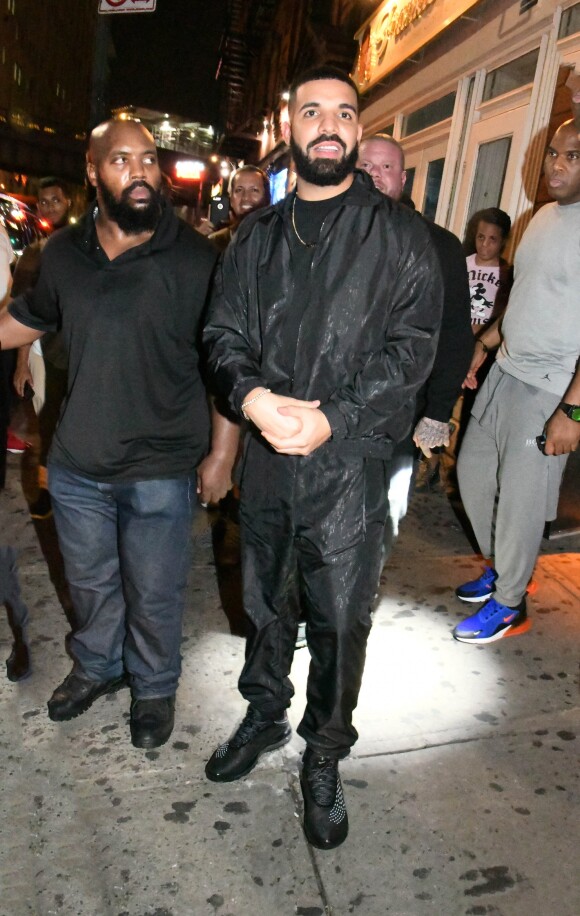 Exclusif - Le rappeur Drake quitte le club 1oak à New York le 29 aout 2018.