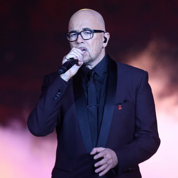Exclusif - Pascal Obispo - Enregistrement de l'émission "Tous au Lido pour le Sidaction", qui sera diffusée le 2 avril sur France 2, à Paris. Le 21 mars 2016 © Jacovides-Moreau / Bestimage