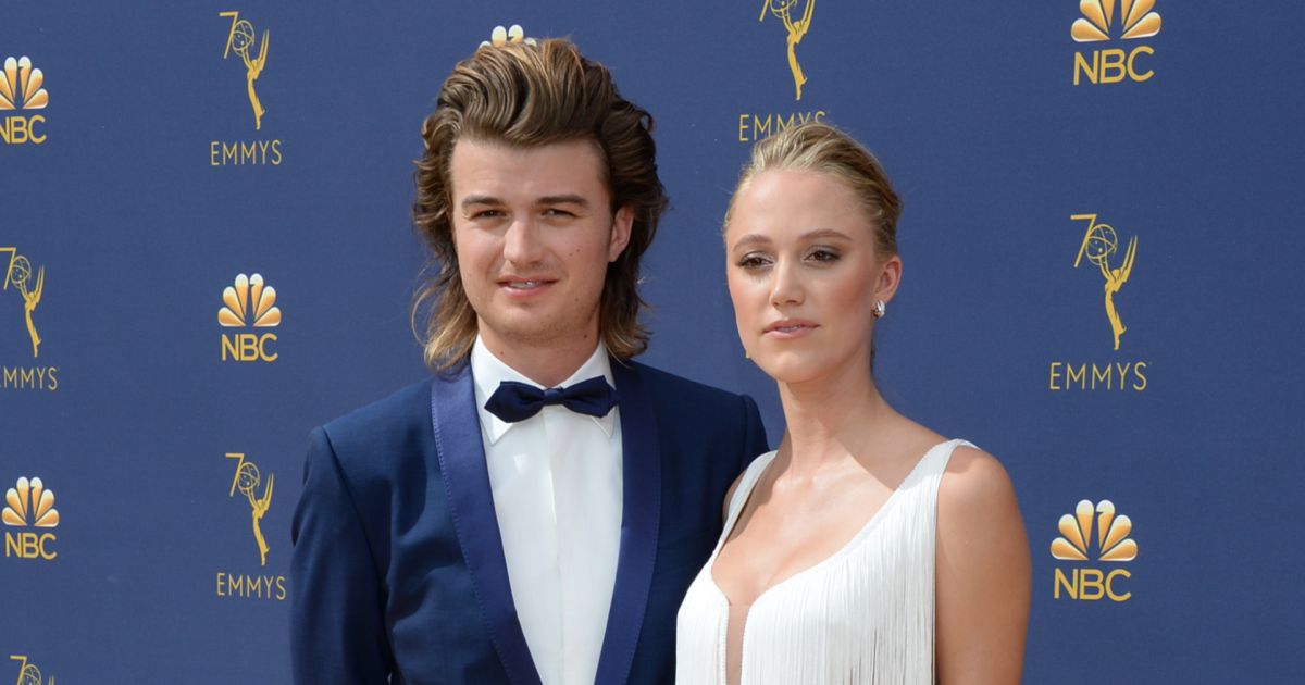 Joe Keery (Stranger Things) et sa compagne Maika Monroe au 70ème