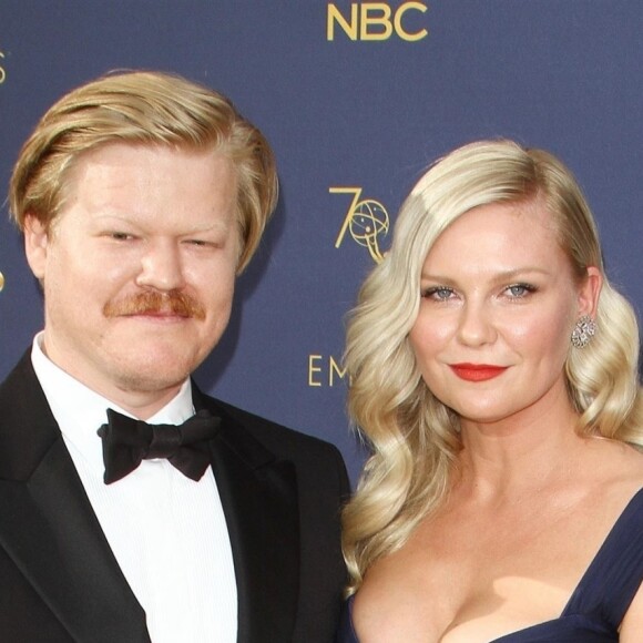 Jesse Plemons et sa fiancée Kirsten Dunst au 70ème Primetime Emmy Awards au théâtre Microsoft à Los Angeles, le 17 septembre 2018.