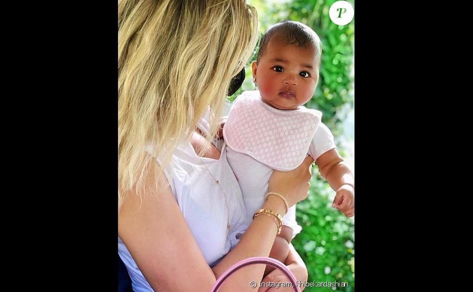 Khloé Kardashian pose avec sa fille True sur Instagram le 18 septembre 2018.