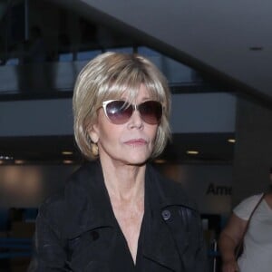 Jane Fonda arrive à l'aéroport de Los Angeles (LAX), le 2 août 2018. Jane Fonda arrives at Los Angeles airport (LAX). August 2nd, 2018.