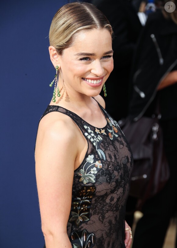 Emilia Clarke lors du photocall lors de la 70ème cérémonie des Primetime Emmy awards au théâtre Microsoft à Los Angeles le 17 septembre 2018.