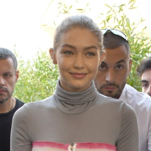 Gigi Hadid - Les célébrités à l'arrivée au défilé Tod's lors de la fashion week printemps-été 2019 à Milan le 21 septembre 2018