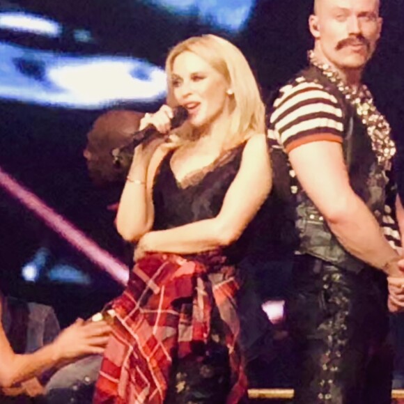 Kylie Minogue sur scène à Newcastle pour le lancement du "Golden Tour", le 18 septembre 2018.