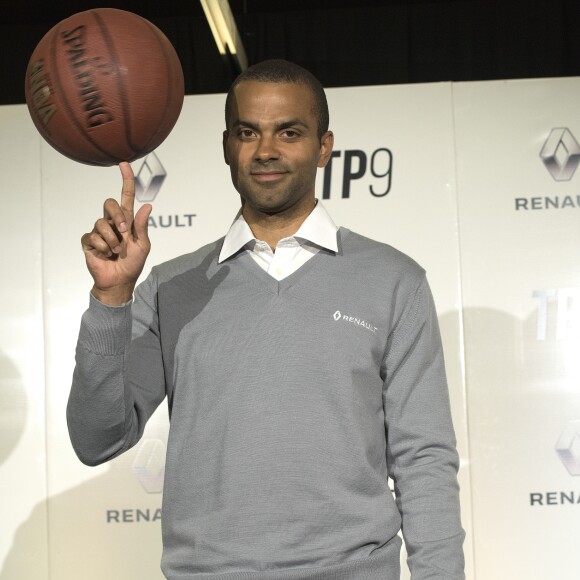 Tony Parker participe à une conférence de presse pour la présentation de la nouvelle campagne du Renault Koleos à Buenos Aires en Argentine le 20 juillet 2017.