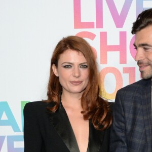 Elodie Frégé et son compagnon Gian Marco Tavani - Photocall du "Etam Live Show 2018" aux Beaux-Arts à Paris, le 25 septembre 2018. © Rachid Bellak/Bestimage