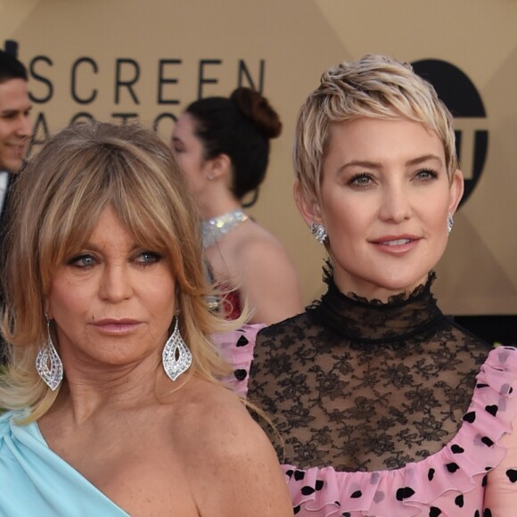 Goldie Hawn et sa fille Kate Hudson à la 24e soirée annuelle des Screen Actors Guild Awards à l'Auditorium Shrine à Los Angeles, le 21 janvier 2018 © Chris Delmas/Bestimage