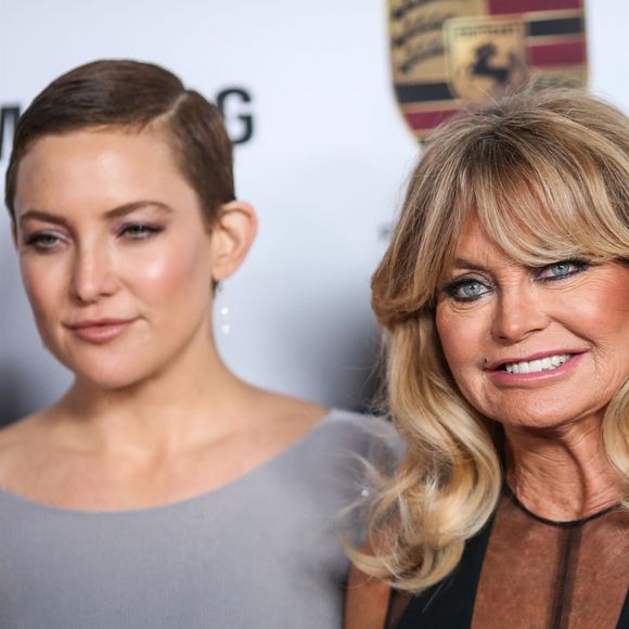 Kate Hudson, Goldie Hawn et son mari Kurt Russell arrivent à la soirée de gala de la fondation "The Hawn" à Los Angeles le 3 novembre 2017.