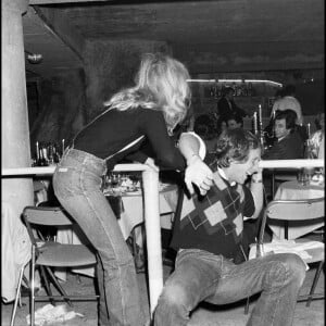 Yves Rénier et Goldie Hawn à Paris, le 17 mars 1980.