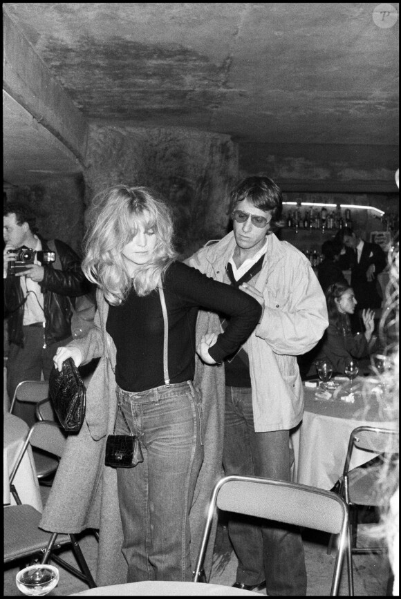 Yves Rénier et Goldie Hawn à Paris, le 17 mars 1980.