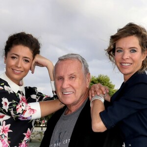 Exclusif - Yves Rénier pose avec ses deux filles Samantha et Lola lors du Festival de Fiction TV de La Rochelle, le 13 septembre 2018. © Patrick Bernard/Bestimage