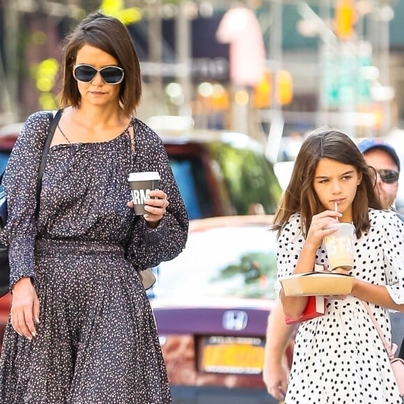 Exclusif - Katie Holmes et sa fille Suri Cruise se baladent dans le quartier de Soho à New York le 30 août 2018.