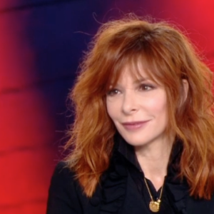 Mylène Farmer invitée d'Anne-Claire Coudray pour le JT de TF1, dimanche 30 septembre 2018.