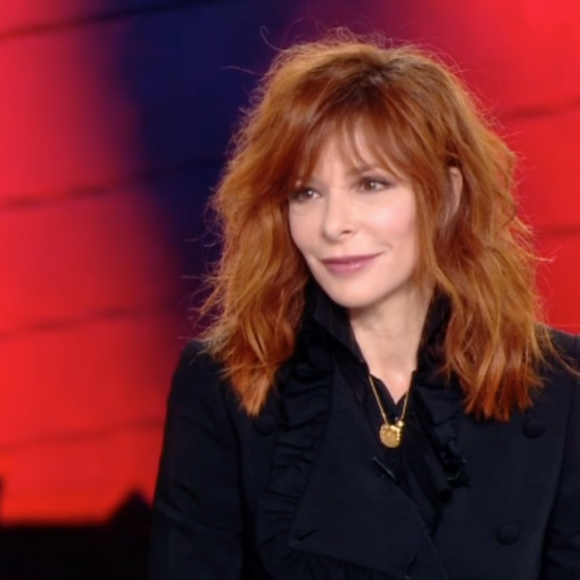 Mylène Farmer invitée d'Anne-Claire Coudray pour le JT de TF1, dimanche 30 septembre 2018.